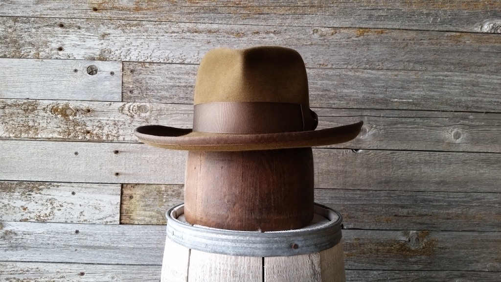 backaroo staker hats